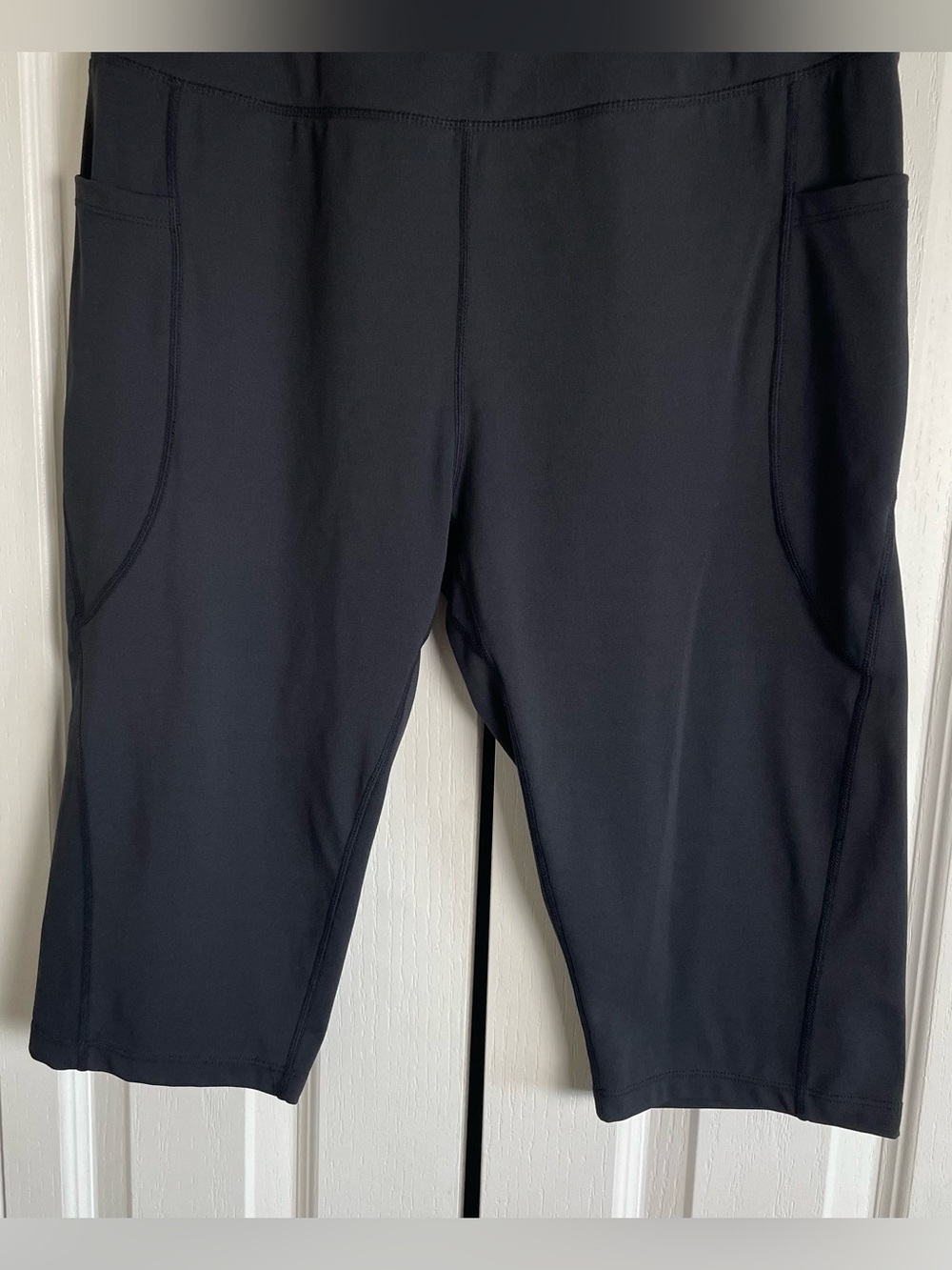 Baleaf Capri Leggings Women’s XL Black Pockets High Waisted Activewear Outdoors - Picture 3 of 12